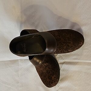 Dansko tooled leather clogs size 39